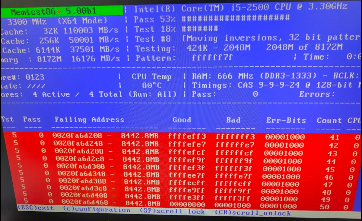 使用 Memtest86 檢測工具顯示記憶體出現大量錯誤紅字