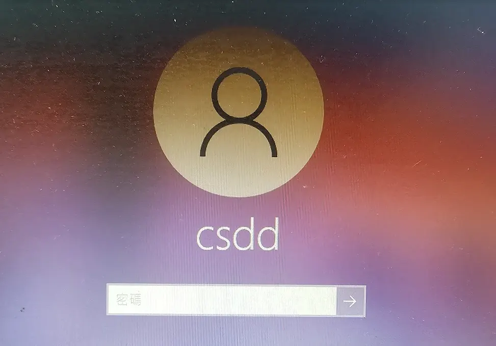 工程師正在進行台中電腦維修，檢查桌上型電腦內部的記憶體模組 維修照片 3