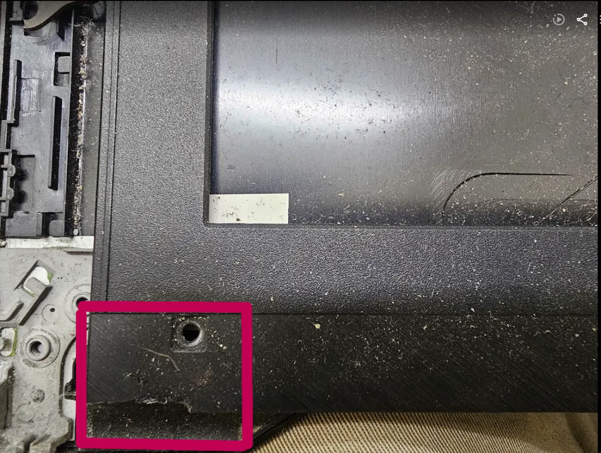 ROG電競筆電螢幕外殼因摔落導致螺絲柱斷裂的維修細節|台中筆電維修 維修照片 3