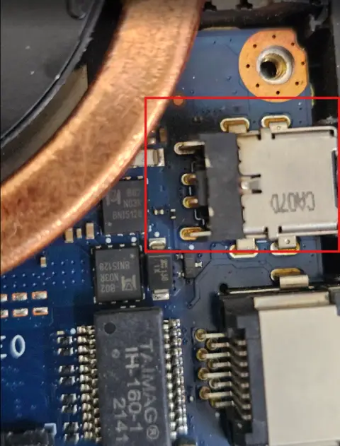 asus筆電電源接口燒焦痕跡檢測照片｜台中筆電維修