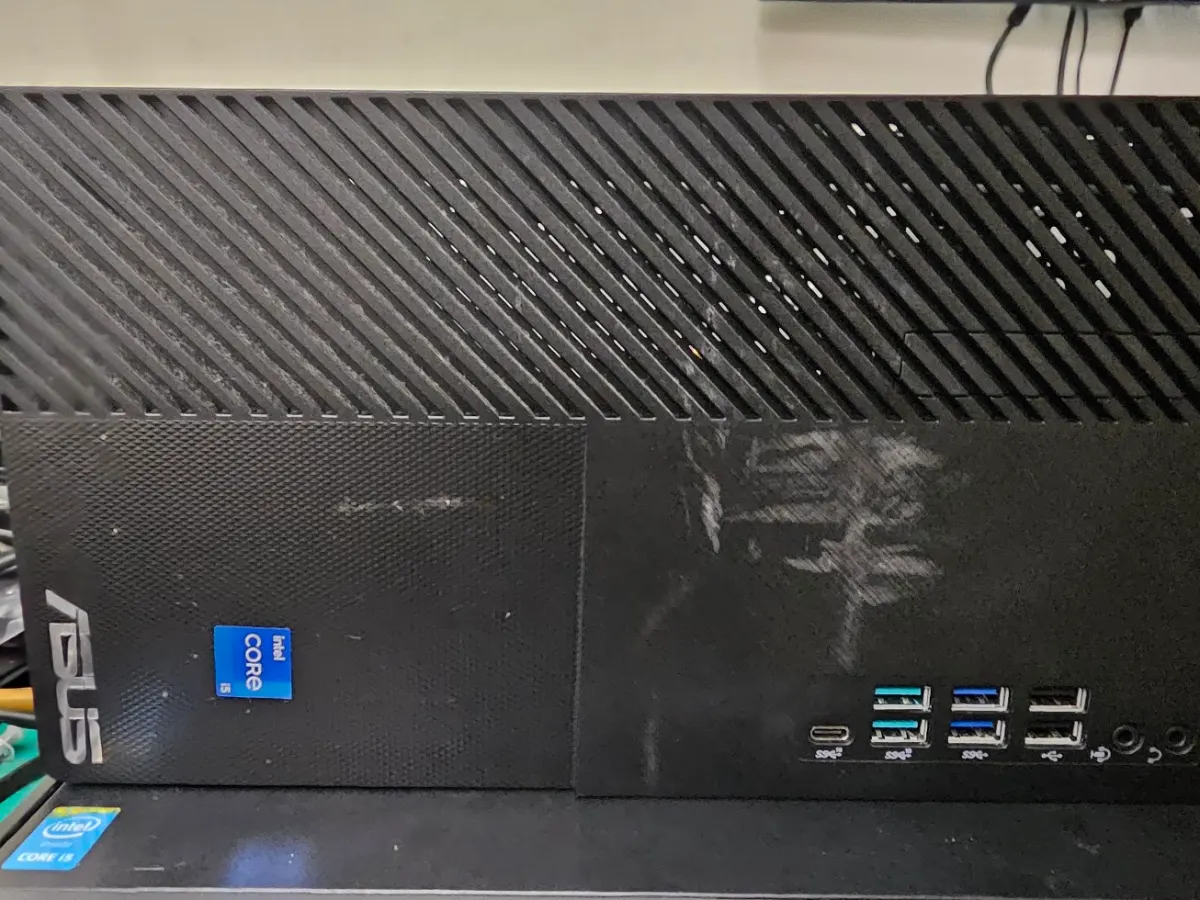 ASUS商務桌上型電腦內部主機板與SSD硬碟配置 維修照片 2