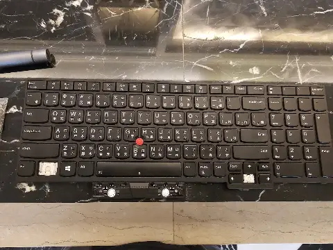 聯想Thinkpad筆電拆下的鍵盤零件與檢測環境