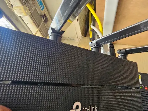TP-LINK 分享器設備與網路線連接狀態